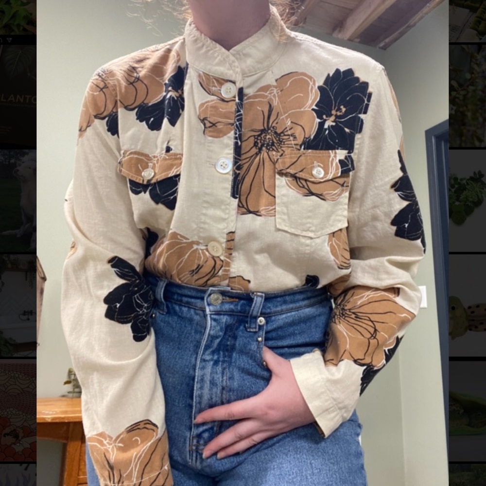 Vintage Karen Scott sport petite floral tan, cream, and black button up XL